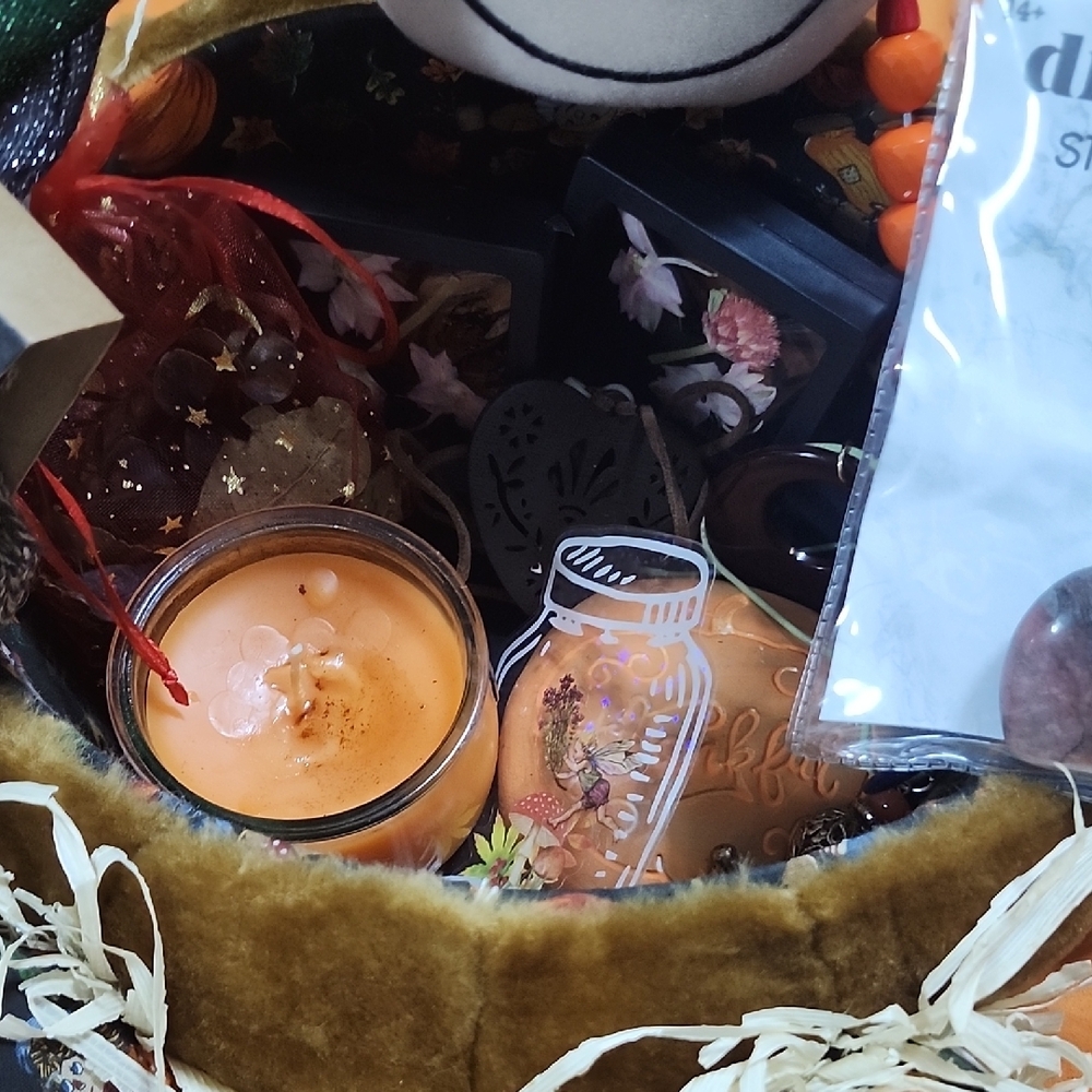 Handcrafted Harvest Heart and Soul Basket - Picture 4 of 8